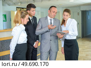 close up of a cleaners and manager. Стоковое фото, агентство Ingram Publishing / Фотобанк Лори