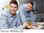 portrait of designers at work. Стоковое фото, агентство Ingram Publishing / Фотобанк Лори