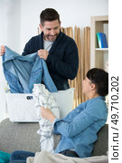 division of household responsibilities in a marriage. Стоковое фото, агентство Ingram Publishing / Фотобанк Лори