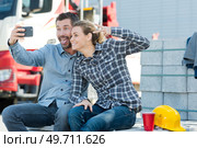 freight forwarder workers resting. Стоковое фото, агентство Ingram Publishing / Фотобанк Лори