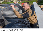 happy garbage collector on duty. Стоковое фото, агентство Ingram Publishing / Фотобанк Лори
