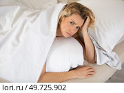 sleepy woman does not want to wake up. Стоковое фото, агентство Ingram Publishing / Фотобанк Лори