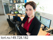 stressed upset woman in office. Стоковое фото, агентство Ingram Publishing / Фотобанк Лори