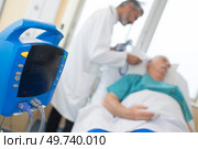 vital signs monitoring in the hospital. Стоковое фото, агентство Ingram Publishing / Фотобанк Лори
