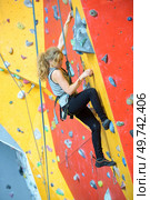 woman and pleasure in wall climbing. Стоковое фото, агентство Ingram Publishing / Фотобанк Лори
