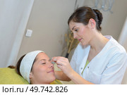 concept of rejuvenating facial treatment. Стоковое фото, агентство Ingram Publishing / Фотобанк Лори