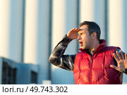 portrait of manager shouting in factory. Стоковое фото, агентство Ingram Publishing / Фотобанк Лори