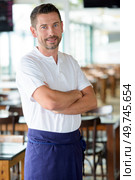 handsome businessman showing his business. Стоковое фото, агентство Ingram Publishing / Фотобанк Лори
