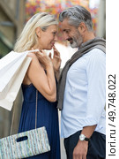 happy mature couple before kissing outdoors. Стоковое фото, агентство Ingram Publishing / Фотобанк Лори