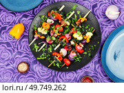 Vegetable skewers, grilled vegetables or barbecue vegetables on wooden skewers.. Grilled vegetables on skewers, kebabs. Стоковое фото, агентство Ingram Publishing / Фотобанк Лори