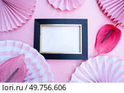 menopausal hormone therapy MHT or hormone replacement therapy HRT concept with copy space. menopausal hormone therapy MHT or hormone replacement therapy HRT. Стоковое фото, агентство Ingram Publishing / Фотобанк Лори