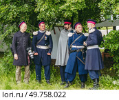 Исторический фестиваль “Времена и эпохи” в ландшафтном парке «Митино». Реконструкция противостояния императоров Наполеона и Александра I. Редакционное фото, фотограф Константин Григорьев / Фотобанк Лори