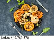 Freshly baked and juicy of pumpkin. Homemade roasted acorn squash. Baked and juicy of pumpkin. Стоковое фото, агентство Ingram Publishing / Фотобанк Лори