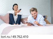 couple in a hotel room. Стоковое фото, агентство Ingram Publishing / Фотобанк Лори