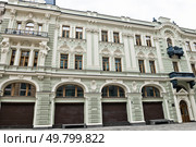 Дом Московского Купеческого общества («Посольское подворье»). Улица Ильинка, дом 8, стр. 2. Москва. Редакционное фото, фотограф E. O. / Фотобанк Лори