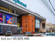 Борская пожарная каланча встроенная в торговый центр (город Бор) Редакционное фото, фотограф Илья Старков / Фотобанк Лори