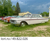 Russia, Shchyolkovsky district, June 8, 2025. Collection of retro cars on a warm sunny day. Редакционное фото, фотограф Соболева Наталия / Фотобанк Лори