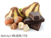 Delicious chocolate homemade cookies on white background. Стоковое фото, агентство Ingram Publishing / Фотобанк Лори