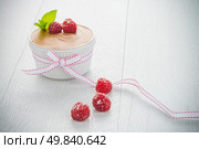 Paleo Diet Style Dessert Made of Dark Chocolate, Eggs and Coconut Milk. Стоковое фото, агентство Ingram Publishing / Фотобанк Лори
