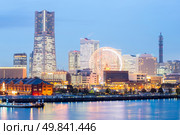 Yokohama Skyline building and skyscraper in downtown at dusk, Japan. Стоковое фото, агентство Ingram Publishing / Фотобанк Лори