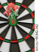 Closeup of dart board with darts. Стоковое фото, агентство Ingram Publishing / Фотобанк Лори