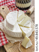 Camembert. Стоковое фото, агентство Ingram Publishing / Фотобанк Лори