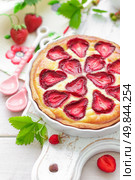 Strawberry pie. Стоковое фото, агентство Ingram Publishing / Фотобанк Лори