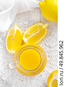 Lemon juice
. Стоковое фото, агентство Ingram Publishing / Фотобанк Лори