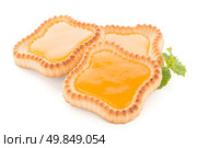Lime jam tartlets isolated on white background. Стоковое фото, агентство Ingram Publishing / Фотобанк Лори