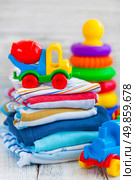 Baby clothes. Стоковое фото, агентство Ingram Publishing / Фотобанк Лори
