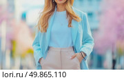 Spring Pastel: Woman in Light Blue Blazer. Стоковое AI-видео, аниматор Данила Большаков / Фотобанк Лори