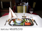 English breakfast on the plate in restaurant. Стоковое фото, агентство Ingram Publishing / Фотобанк Лори