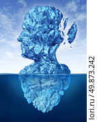 Memory loss due to Dementia and Alzheimer’s disease with the medical icon of a frozen glacier iceberg in the shape of a human head and brain losing pieces of ice as thoughts and mind function. Стоковое фото, агентство Ingram Publishing / Фотобанк Лори