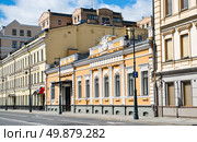 Улица Пречистенка, дом 36, стр. 2. Москва. Россия. Редакционное фото, фотограф E. O. / Фотобанк Лори