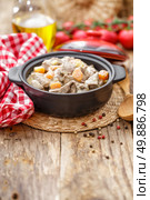 beef stroganoff. Стоковое фото, агентство Ingram Publishing / Фотобанк Лори
