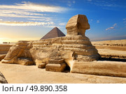 Famous egyptian sphinx in desert of Cairo. Стоковое фото, агентство Ingram Publishing / Фотобанк Лори