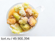 Apple Crumble pie in glass, top view. Стоковое фото, агентство Ingram Publishing / Фотобанк Лори