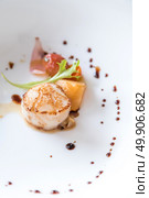 Grilled fried scallop, gourmet japanese cuisine. Стоковое фото, агентство Ingram Publishing / Фотобанк Лори