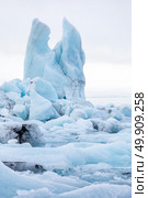 Jokulsarlon lagoon Glacier at Vatnajokull Glacier in Iceland. Стоковое фото, агентство Ingram Publishing / Фотобанк Лори