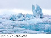 Jokulsarlon lagoon Glacier at Vatnajokull Glacier in Iceland. Стоковое фото, агентство Ingram Publishing / Фотобанк Лори