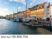 Copenhagen Nyhavn, New port of Copenhagen, at night in Denmark. Стоковое фото, агентство Ingram Publishing / Фотобанк Лори