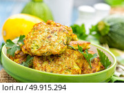 zucchini pancakes. Стоковое фото, агентство Ingram Publishing / Фотобанк Лори