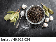 Black pepper corns. Стоковое фото, агентство Ingram Publishing / Фотобанк Лори