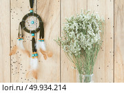 the dreamcatcher with vintage flowers . Стоковое фото, агентство Ingram Publishing / Фотобанк Лори