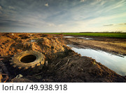 Ecology problem. Conceptual scene. Heap of rubbish. Стоковое фото, агентство Ingram Publishing / Фотобанк Лори