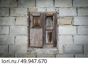 background of old brick wall with vintage window. Стоковое фото, агентство Ingram Publishing / Фотобанк Лори
