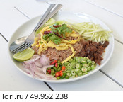 Thai Food Combo Fried Rice With BBQ pork and Salad. Стоковое фото, агентство Ingram Publishing / Фотобанк Лори