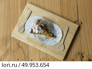 Cake and whipped cream. Стоковое фото, агентство Ingram Publishing / Фотобанк Лори