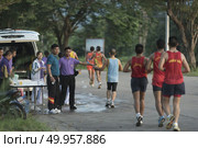 Nakhonnayok, THAILAND-November 1 : unidentified runner are participates in Nakhonnayok 2015 Marathon relay run fun forward on November 1, 2015 in Nakhonnayok, Thailand. Редакционное фото, агентство Ingram Publishing / Фотобанк Лори