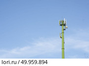 Telecommunication Radio Antenna and Satelite Tower with blue sky. Стоковое фото, агентство Ingram Publishing / Фотобанк Лори